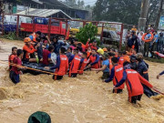 Thế giới - Siêu bão mạnh nhất năm đổ bộ Philippines: Cảnh tan hoang như trúng bom