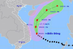 Bão số 9 giật cấp 17, áp sát các tỉnh Bình Định - Phú Yên