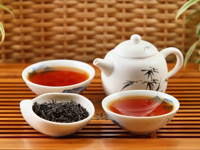 Trà đại hồng bào hay còn gọi là Nham Trà Vũ Di có xuất xứ từ Vũ Di Sơn, tỉnh Phúc Kiến, Trung Quốc. Loại trà này đã ra đời từ thời nhà Minh ở nước này.
