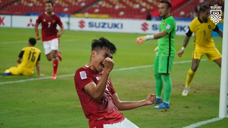 ĐT Indonesia ngược dòng đại thắng ĐT Malaysia 4-1 để đoạt ngôi nhất bảng B AFF Cup và họ sẽ đối đầu chủ nhà Singapore ở bán kết giải năm nay