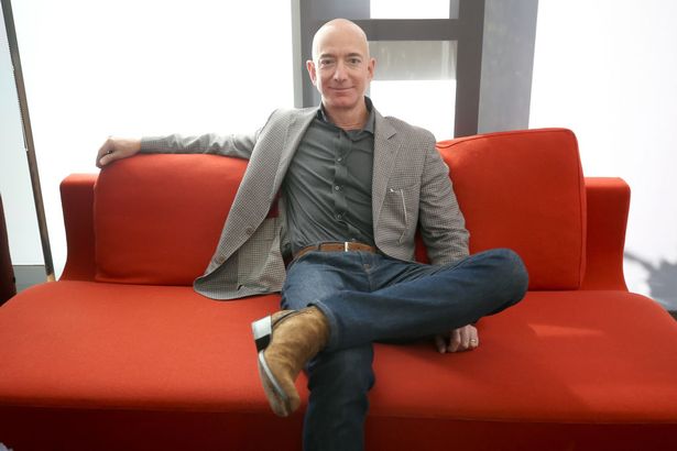 Công ty Blue Origin của Jeff&nbsp;Bezos hiện đang hụt hơi trước SpaceX của Elon Musk trong cuộc chạy đua khám phá không gian.