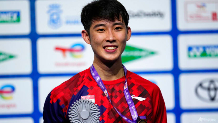 Tay vợt có gương mặt thư sinh người Singapore giành chức vô địch đơn nam cầu lông thế giới 2021