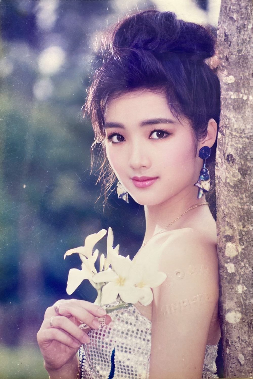 Giáng My đăng quang hoa hậu Đền Hùng năm 1992.