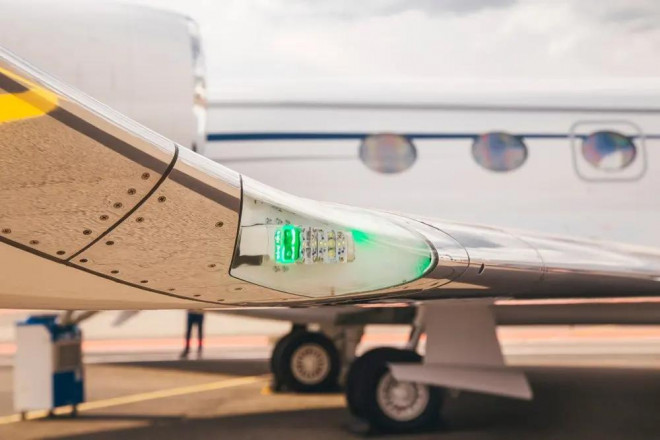 Máy bay sử dụng đèn định vị giống như tàu và thuyền - Shutterstock