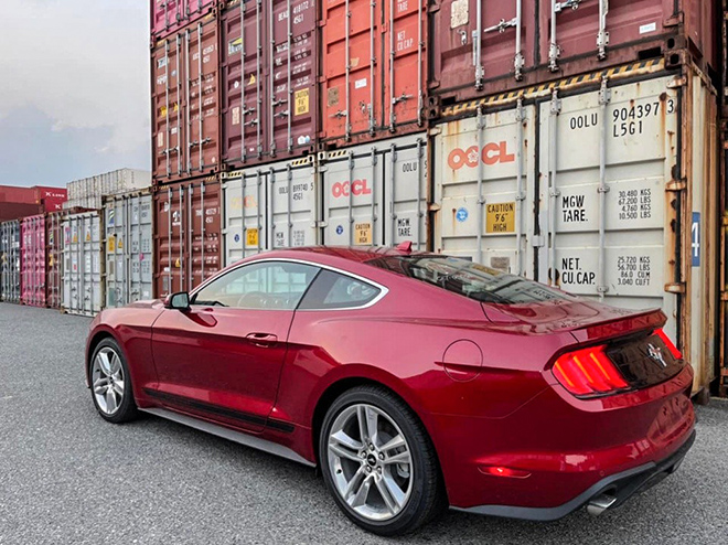 Ford Mustang 2022 đầu tiên có mặt tại Việt Nam - 4