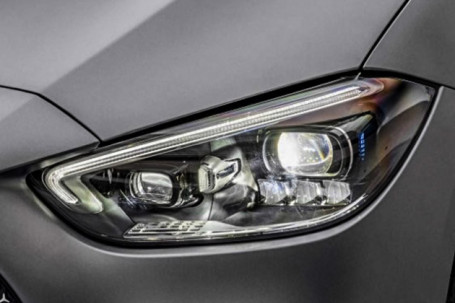 Mercedes-Benz Việt Nam thêm trang bị đèn pha Digital Light cho dòng C-Class