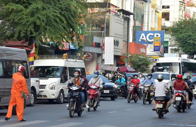 Nghệ sỹ và người hâm mộ tiễn biệt NSƯT Thanh Kim Huệ - 9