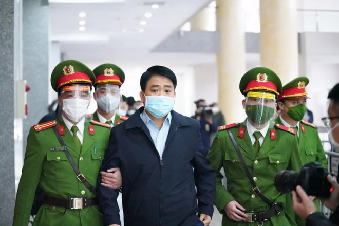 Cựu chủ tịch Nguyễn Đức Chung trong phiên tòa xét xử vụ mua bán hóa chất Redoxy-3C.