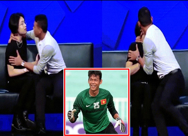 Thủ môn đội tuyển quốc gia Bùi Tấn Trường khiến người hâm mộ “sốc” với cảnh cưỡng hôn nam diễn viên Quang Trung trong một gameshow truyền hình.

