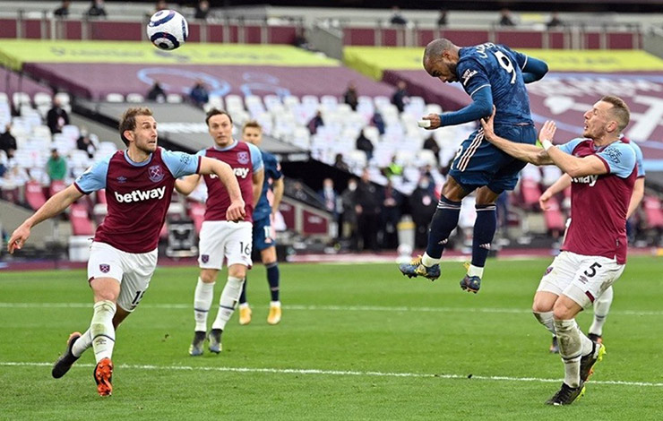 Lacazette và Arsenal chiến đấu kiên cường để giành lại 1 điểm dù bị West Ham dẫn trước đến 3-0