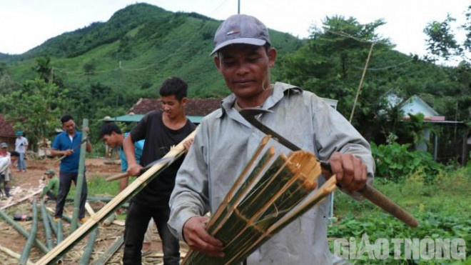 Tình nghĩa xóm làng bên trong những ngôi nhà dựng lên sau bão Noru - 3