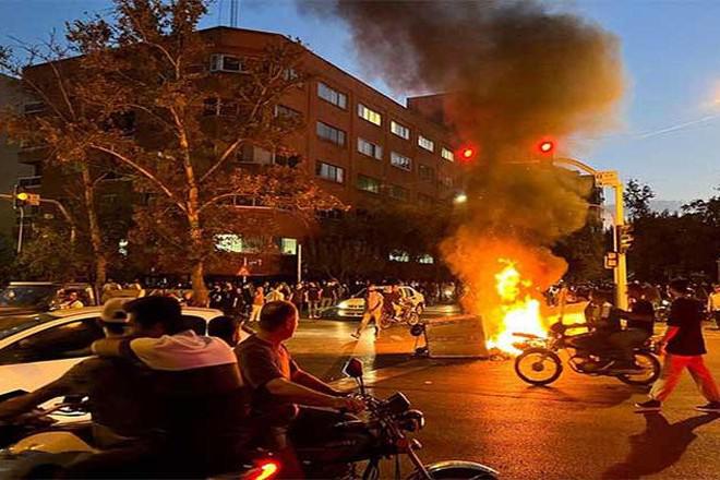 Biểu tình chống chính phủ tại Iran
