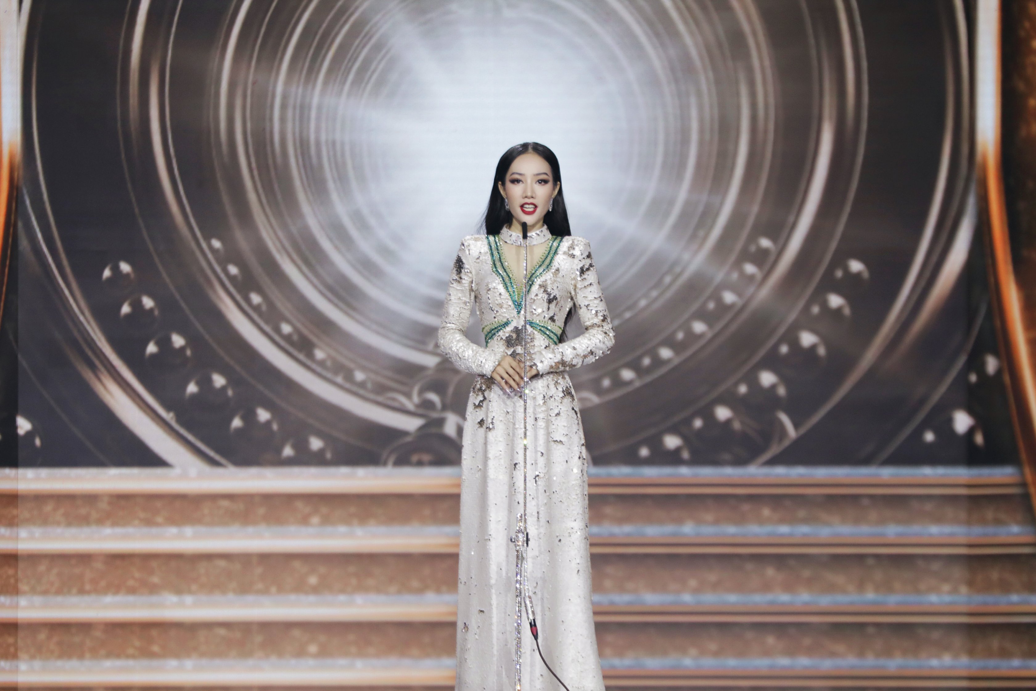 Người đẹp Long An từng nặng 75kg đăng quang Miss Grand Việt Nam - 8