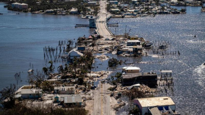 Khung cảnh tan hoang do bão gây ra tại Fort Myers, Florida. Ảnh Reuters.&nbsp;