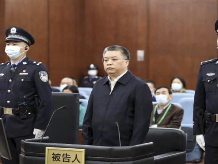 Quan tham Trung Quốc lĩnh án tử hình treo