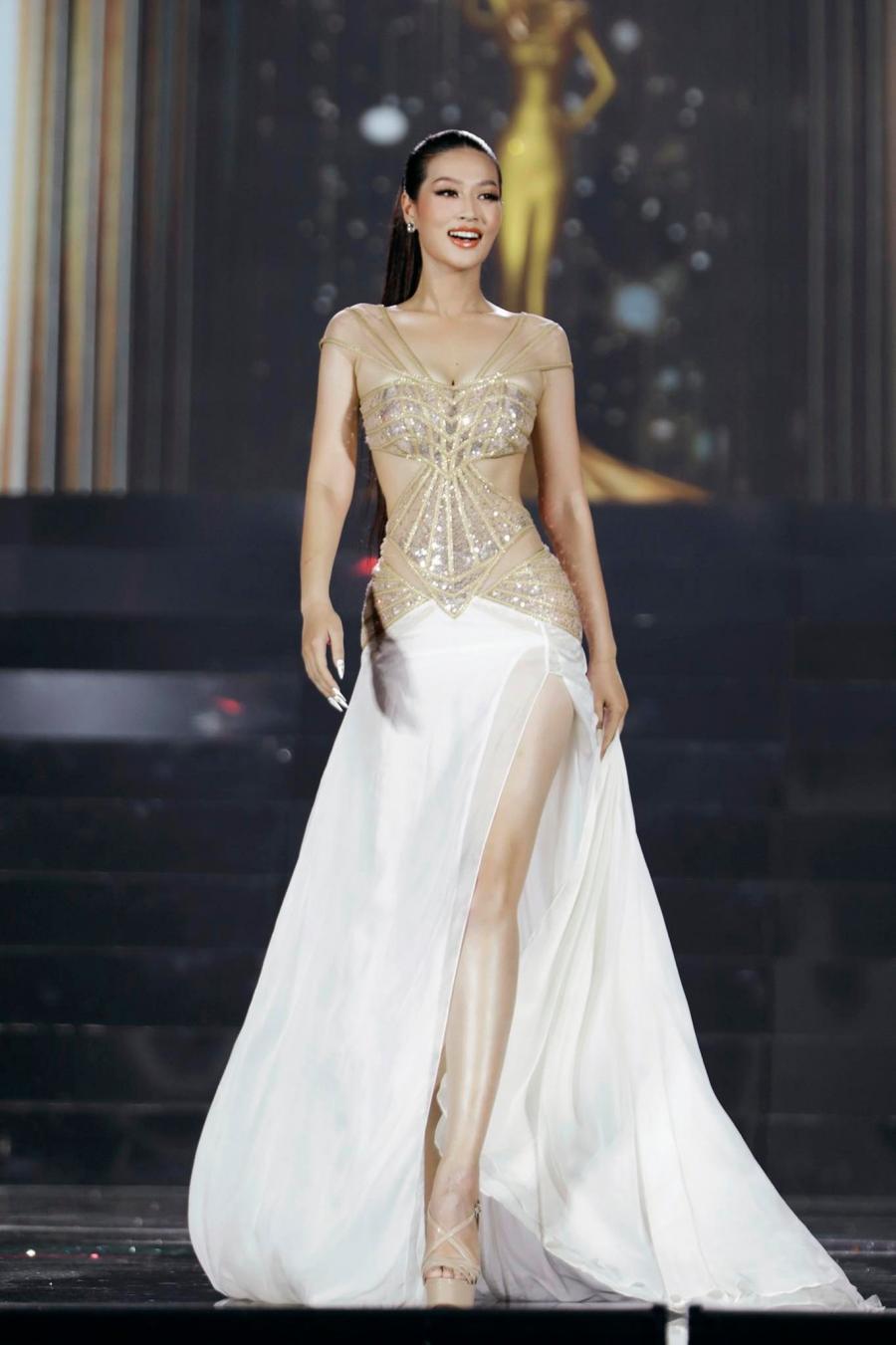 Nhan sắc thuở chưa dậy thì của tân Hoa hậu Hoà bình Việt Nam 2022 khi nặng 70kg - 3