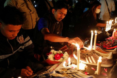Thông tin mới về thảm kịch ở sân vận động Indonesia khiến 125 người chết