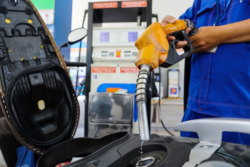 Giá xăng dầu đồng loạt giảm trong kì điều hành lần này