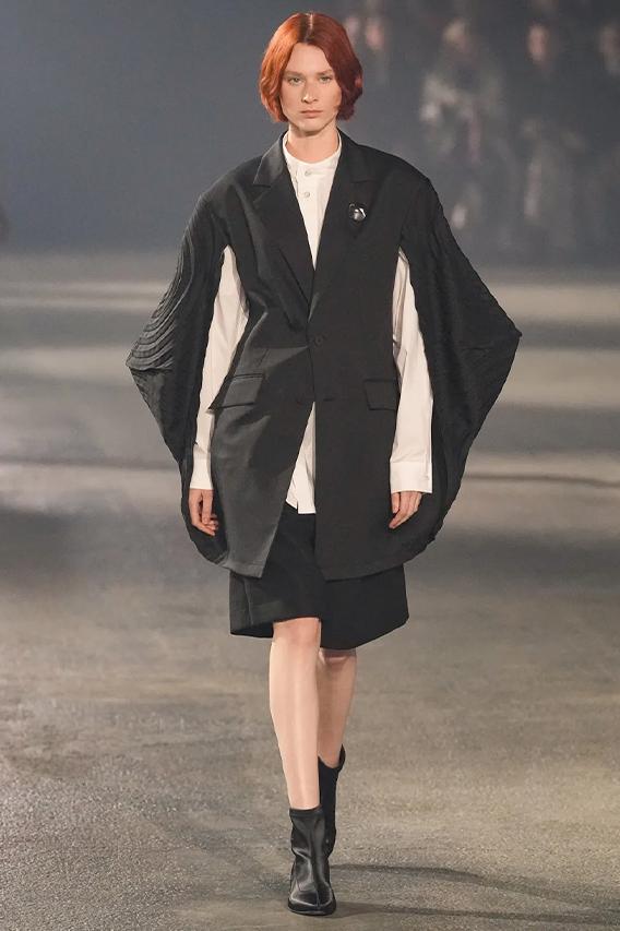 Issey Miyake tri ân nhà thiết kế quá cố trong Tuần lễ thời trang Paris - 7