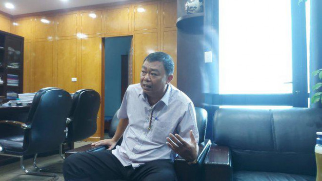 Ông Nguyễn Tô An, Phó Cục trưởng Cục Đăng kiểm Việt Nam, trả lời phỏng vấn Báo Người Lao Động về vụ kiện - Ảnh: Văn Duẩn