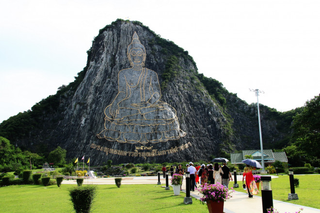 Vẻ hùng vĩ của Trân Bảo Phật Sơn -&nbsp;Khao Chee Chan. Ảnh: Khuê Việt Trường