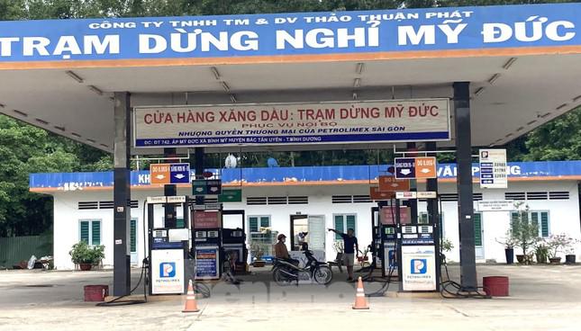 Cây xăng ở huyện Bắc Tân Uyên thông báo tạm ngưng phục vụ.