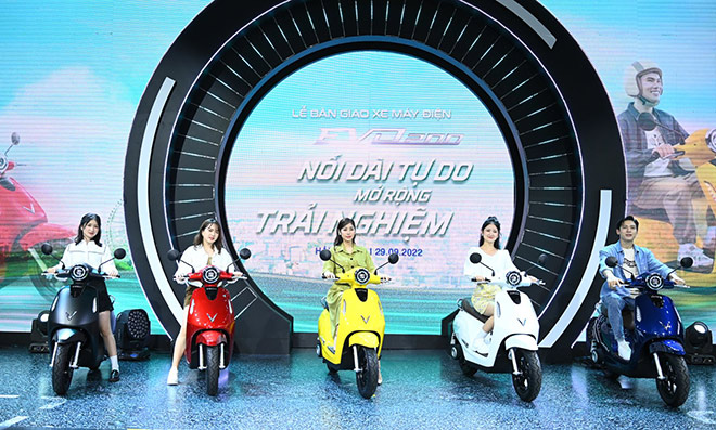 Giới trẻ Việt háo hức chờ nhận “xe máy điện quốc dân” VinFast Evo200 - 3