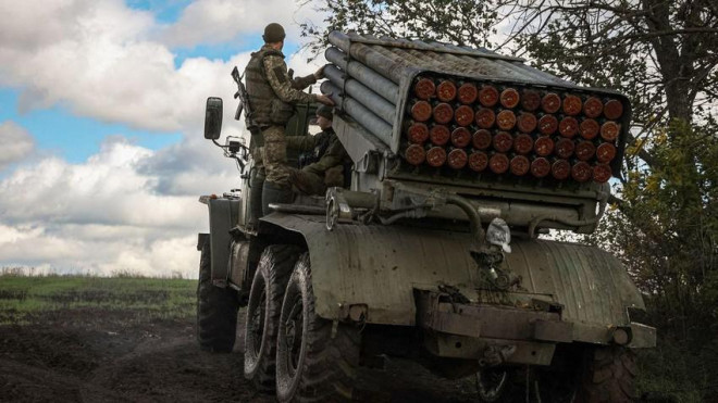 Nga cảnh báo rằng việc Mỹ tiếp tục viện trợ vũ khí cho Ukraine có thể dẫn tới nguy cơ đụng độ trực tiếp với Moscow. Ảnh: Anatolii Stepanov/GETTY IMAGES