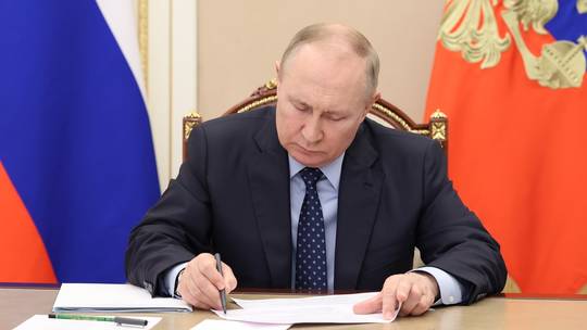 Tổng thống Nga Vladimir Putin ngày 5/10 phê duyệt các hiệp ước sáp nhập 4 vùng mới. Ảnh minh họa: Sputnik