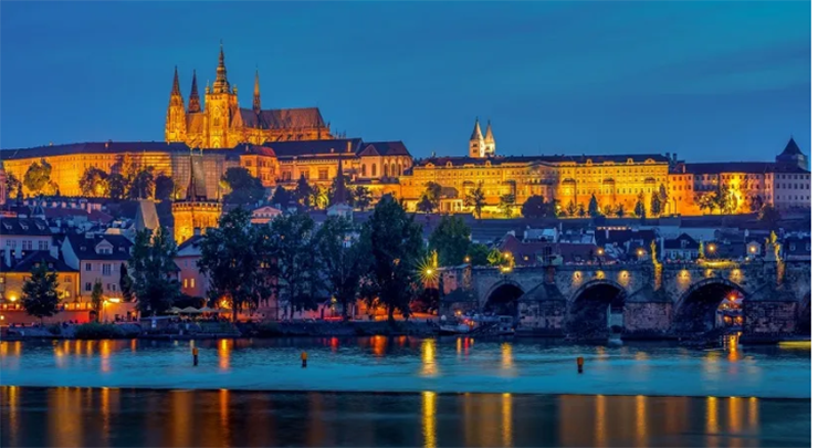 Dinh thự tổng thống, Lâu đài Prague, Prague, Cộng hòa Séc: Được làm bằng đất sét và đá, lâu đài này được xây dựng bởi Hoàng tử Bořivoj của nhà Premyslides. Kể từ đó, nó là nơi gặp gỡ của các nguyên thủ quốc gia, các vị vua, hoàng tử và Giám mục Praha - người đại diện cao nhất của nhà thờ.
