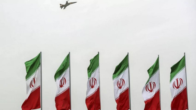 Iran muốn chia sẻ kinh nghiệm đối phó các lệnh trừng phạt với Nga. Ảnh: AP