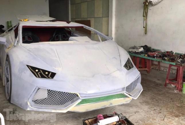 Nhóm thanh niên &#39;biến hình&#39; xế cổ thành siêu xe Lamborghini - 3