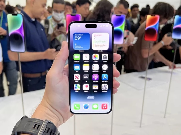 Sức hút ”kinh khủng khiếp” của iPhone 14 tại Việt Nam: Mỗi giây 1 lượt đăng ký mua