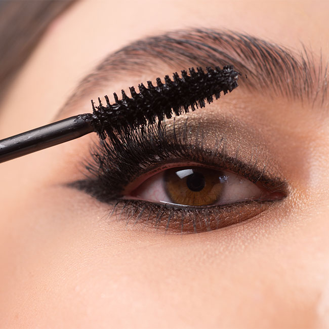 Chuốt mascara thế nào giúp đôi mi rợp bóng huyền bí - 3