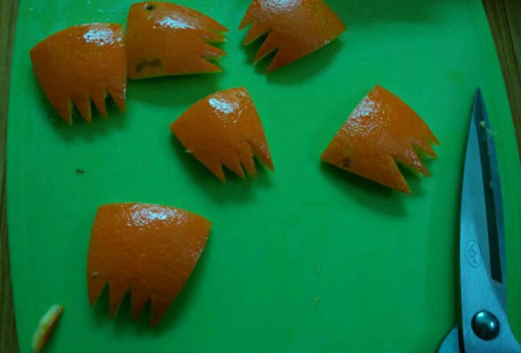 Turn an orange plate into cute crabs, everyone is amazed - 3