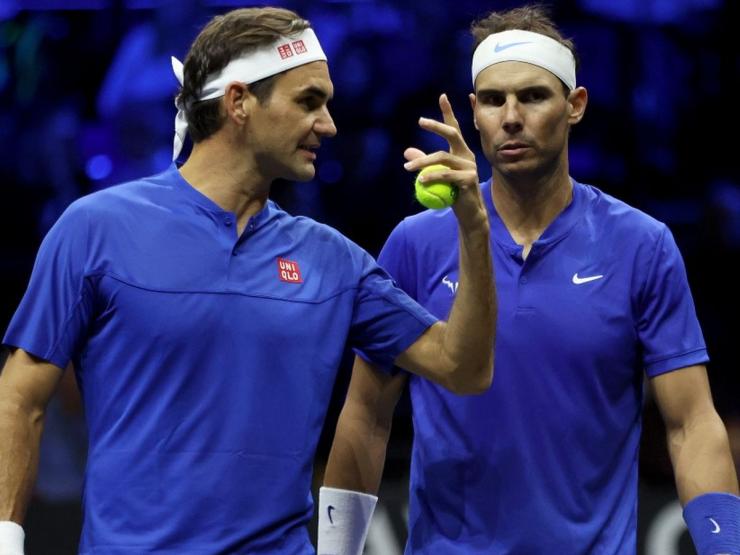 Federer cảm kích thịnh tình Nadal, có thể tái xuất đánh thêm trận chia tay