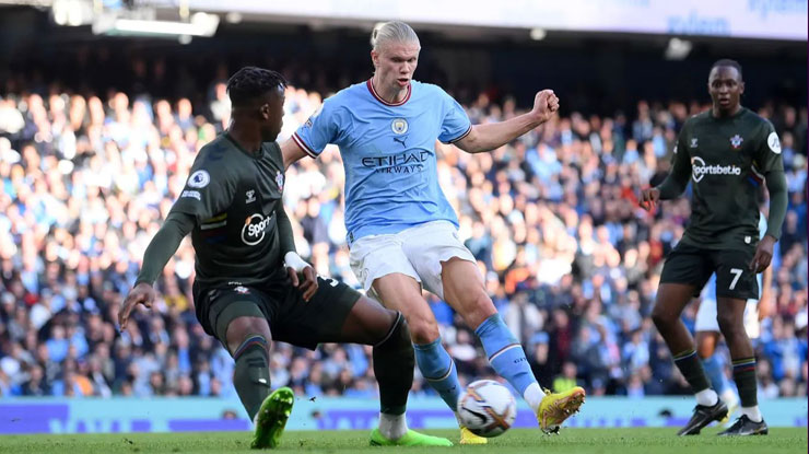 "Cỗ máy săn bàn" Erling Haaland lại lập công&nbsp;cho Man City