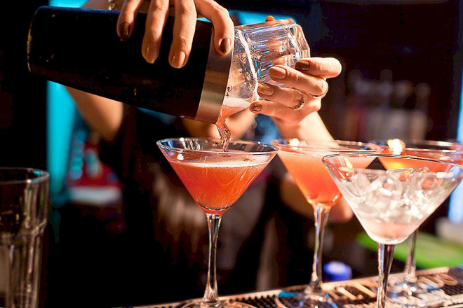 Các loại cocktails mang lại hưng phấn cho phụ nữ khi "yêu" (Ảnh minh họa)