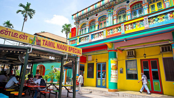 Little India là khu phố nhiều màu sắc nhất của Singapore. Ảnh: Auscape International Pty Ltd/Alamy.