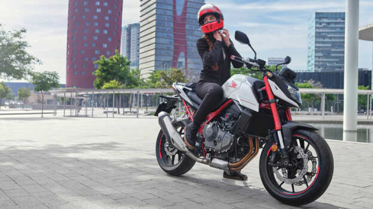 Ra mắt “Ong bắp cày” 2023 Honda CB750 Hornet nhiều trang bị khủng - 14