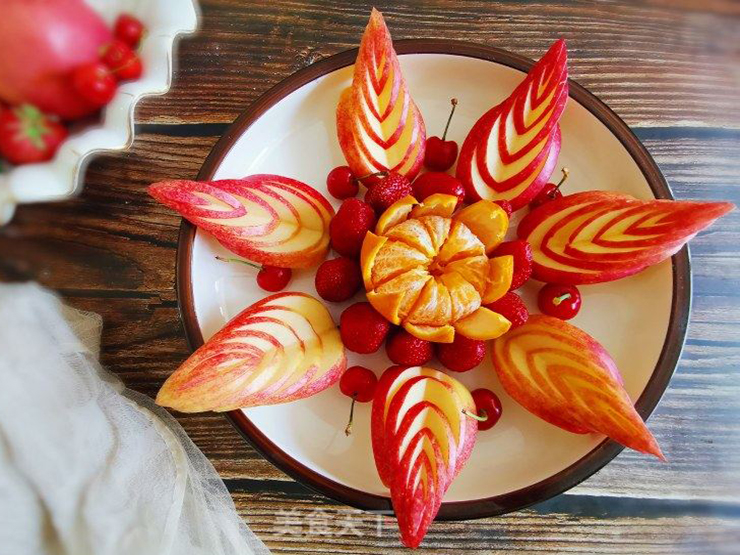The easiest way to decorate fruit that everyone will admire - 7
