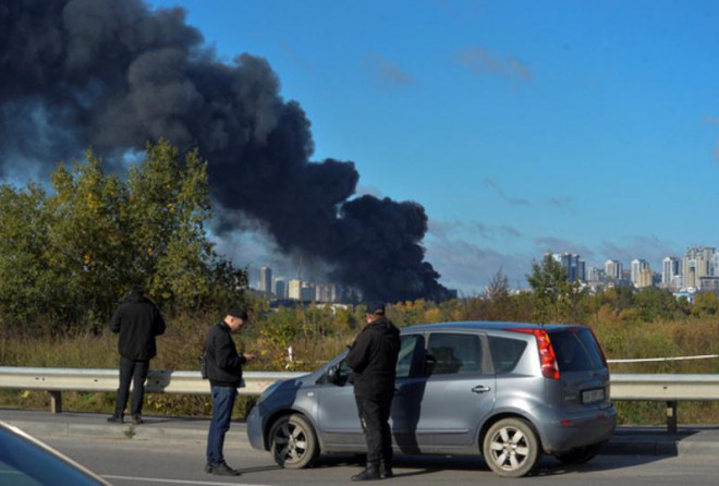 Khói bốc lên sau cuộc tấn công bằng tên lửa của Nga tại Thủ đô Kiev, Ukraine.&nbsp;Ảnh: Reuters