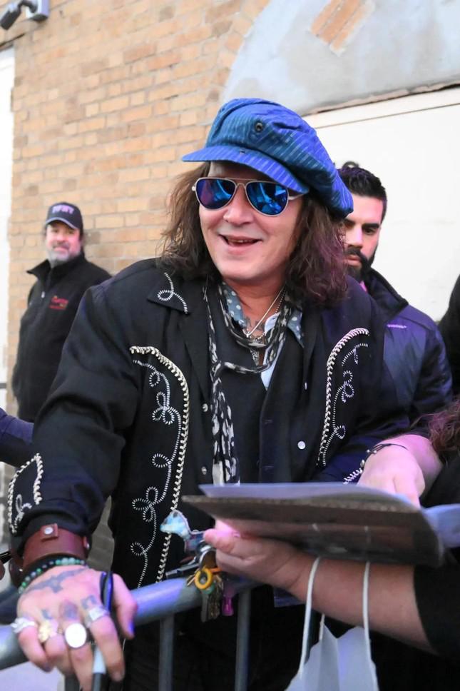 Johnny Depp xuất hiện với ngoại hình khác lạ. Ảnh: Nypost.