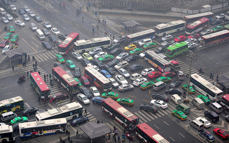 Thâm Quyến: Một minh chứng khác cho dân số đáng kinh ngạc của Trung Quốc, cư dân của Thâm Quyến đã chứng kiến thời gian đi lại tăng thêm 7% so với năm ngoái. Vào buổi tối, thời gian lái xe dự kiến sẽ tăng 84%.
