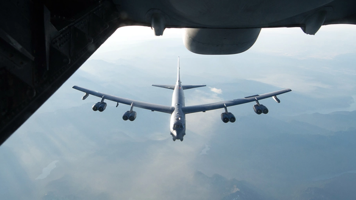 Oanh tạc cơ chiến lược B-52H có thể mang bom hạt nhân của Mỹ.