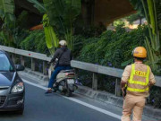 Tin tức trong ngày - Nhiều người đi xe máy ngó lơ biển cấm rồi quay đầu tháo chạy khi gặp CSGT