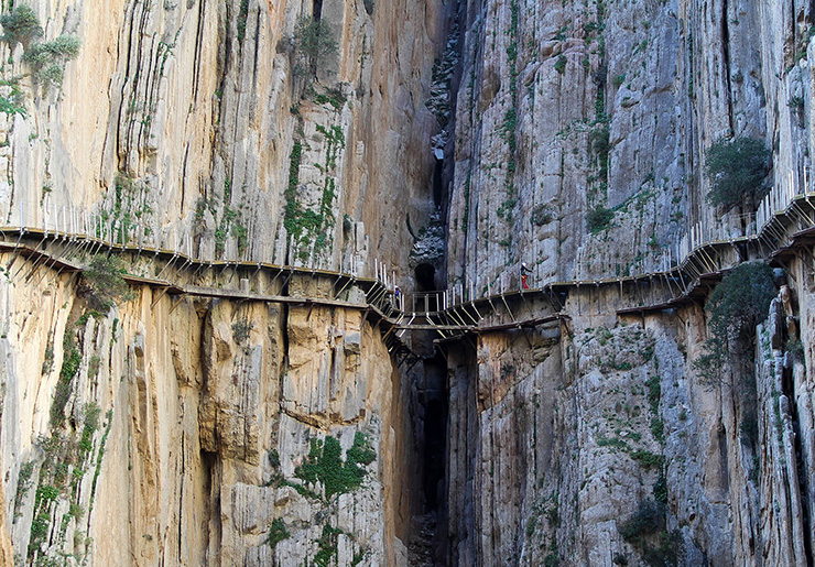 3. Caminito del Rey dài khoảng 3,2km, rộng 1m, cao vài trăm mét so với mặt đất.
