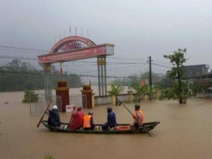 Đang chống lũ lại bị bão số 5 uy hiếp, Quảng Ngãi sẽ đối phó thế nào?