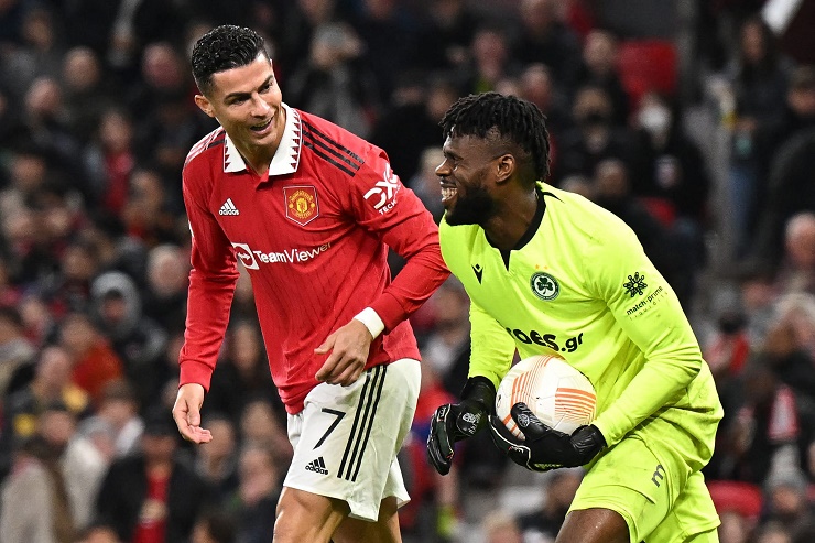 Ronaldo ấn tượng với màn trình diễn của Uzoho ngay trong trận