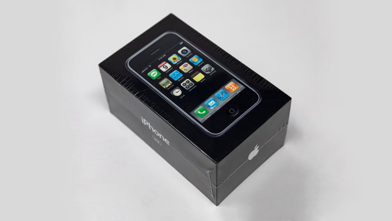 iPhone đầu tiên nguyên hộp được bán đấu giá.